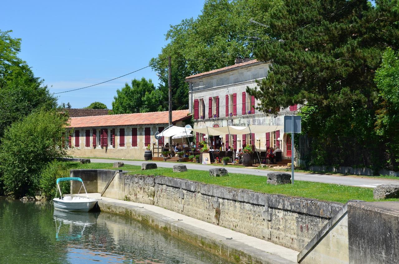 La Tonnellerie Acomodação com café da manhã Châteauneuf-sur-Charente Exterior foto